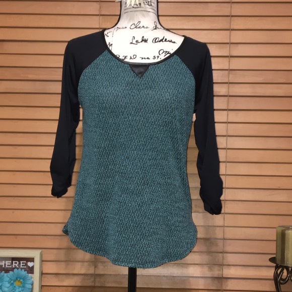 New Direction 3/4 Sleeve blouse - Picture 8 of 8